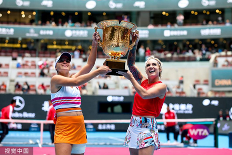 并希望通过 并希望通过